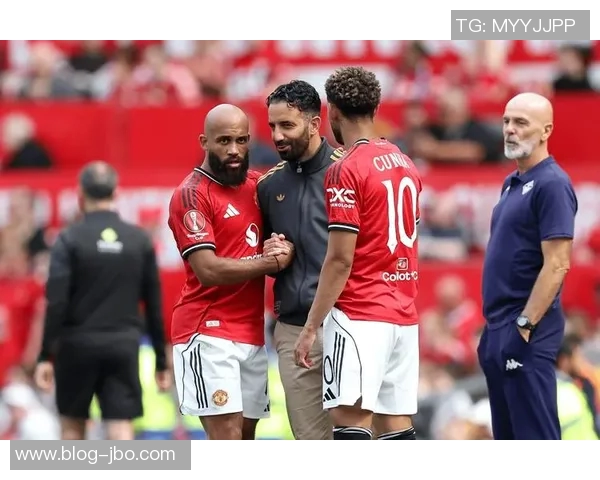 罗马诺透露阿莫林希望引进传统中锋曼联却偏爱其他类型球员